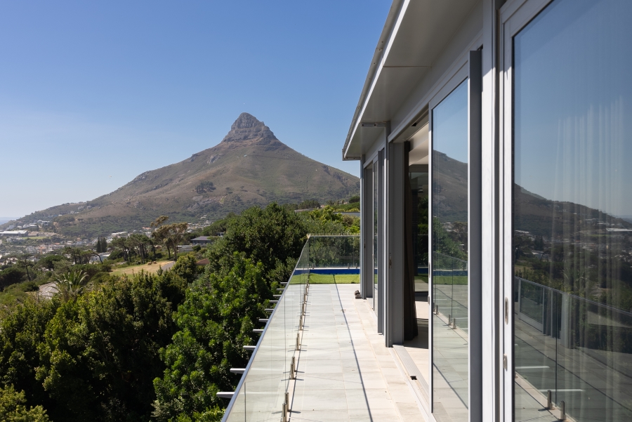 To Let 6 Bedroom Property for Rent in Bakoven Western Cape